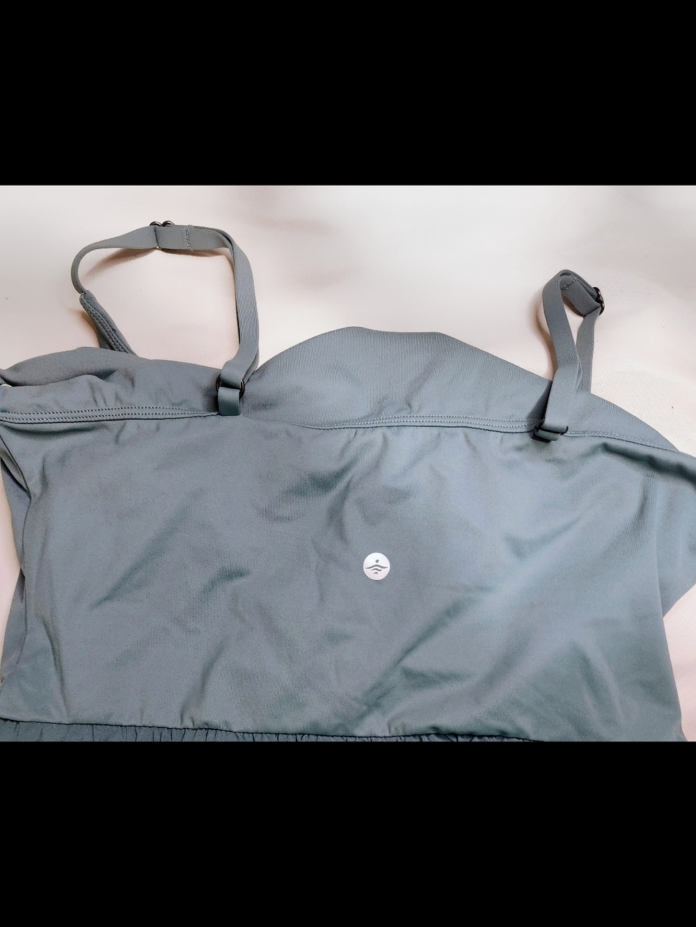 Halara Breezeful Backless Asymmetric Crossover Hem 2Pc - Picture 4 of 8